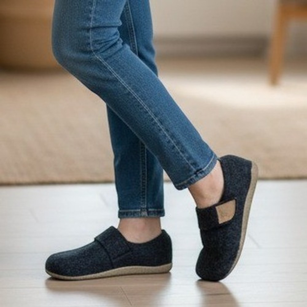 Giesswein Ultra Comfort Women Slippers Size 39 Indoor House Shoes Charcoal Wool